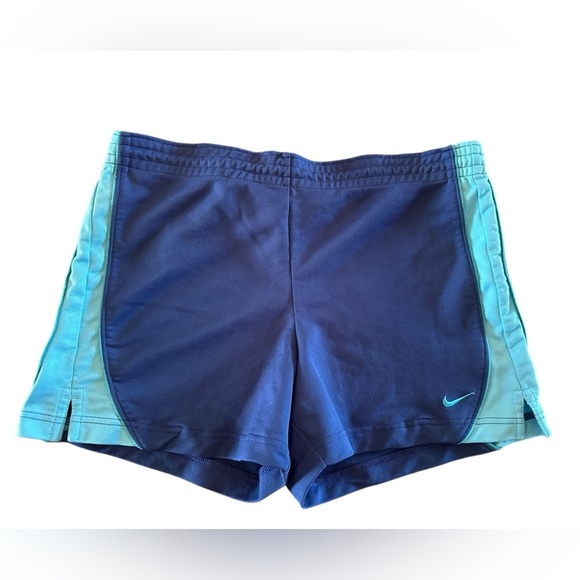 Women’s Nike Athletic Shorts Dri-Fit Size Medium 8/10 - Picture 1 of 3